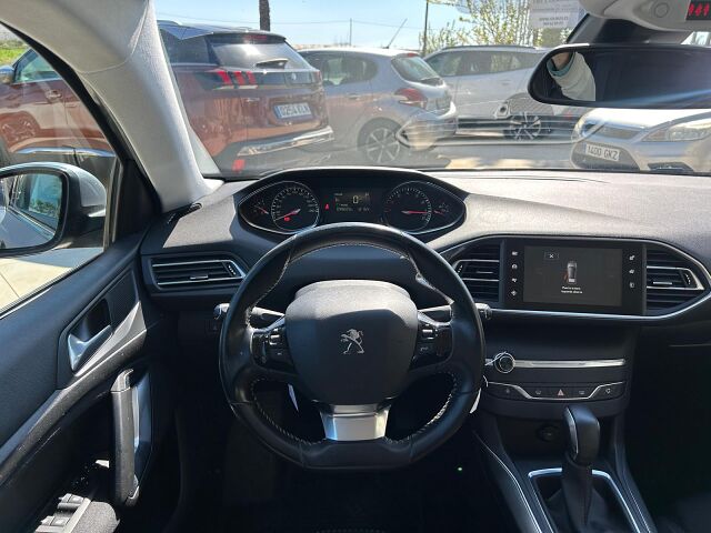 PEUGEOT 308 ALLURE 1.2 E-THP AUTO SPANISH LHD IN SPAIN 61000 MILES SUPERB 2017